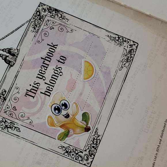 :  lot of 5 books , 1 descendants 2 PB , 2HC monster high & 2HC ever after high - Picture 14 of 16